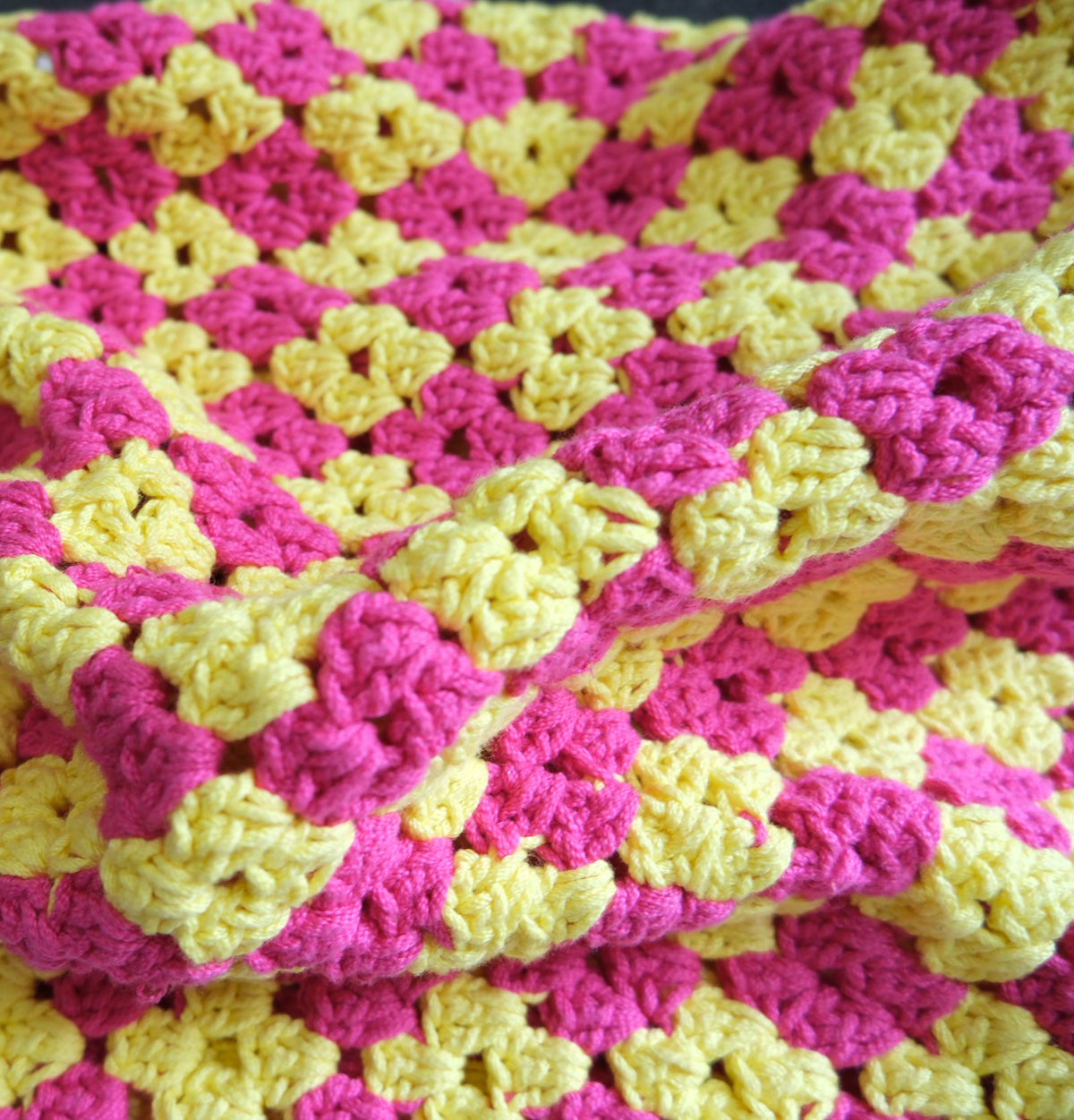 poppy picnic crochet tote