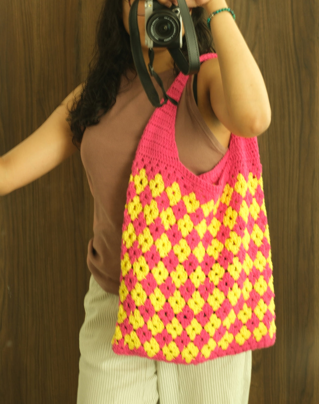 poppy picnic crochet tote