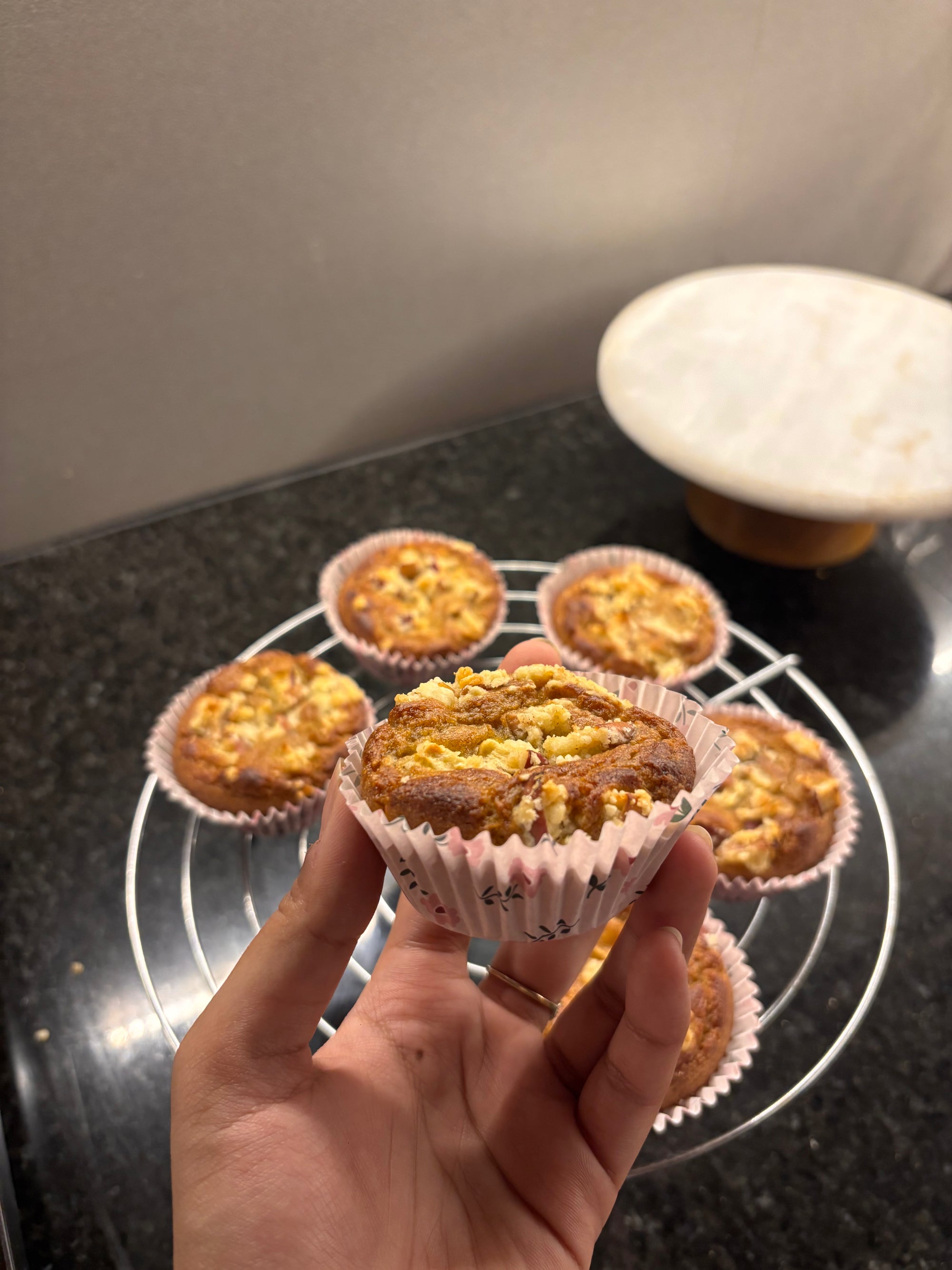 Apple crumble muffin