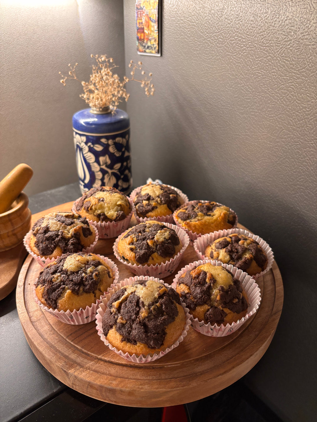Chocolate chip muffins with cocoa crumble