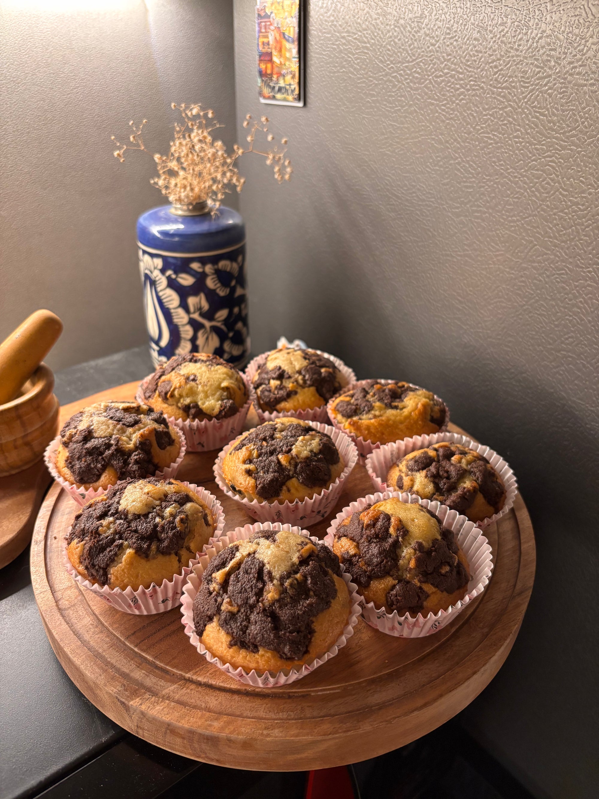Chocolate chip muffins with cocoa crumble