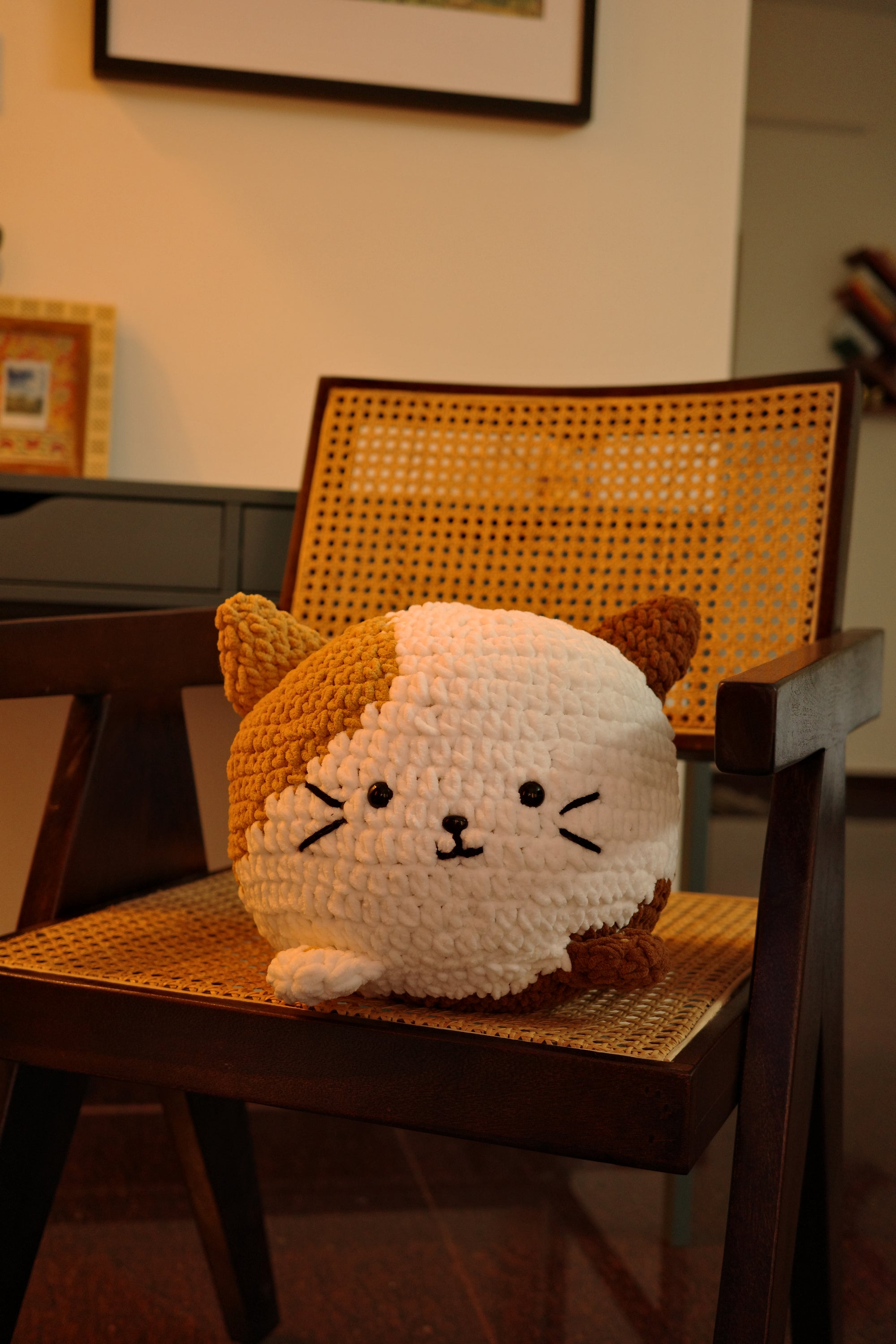 kitty cat cushion